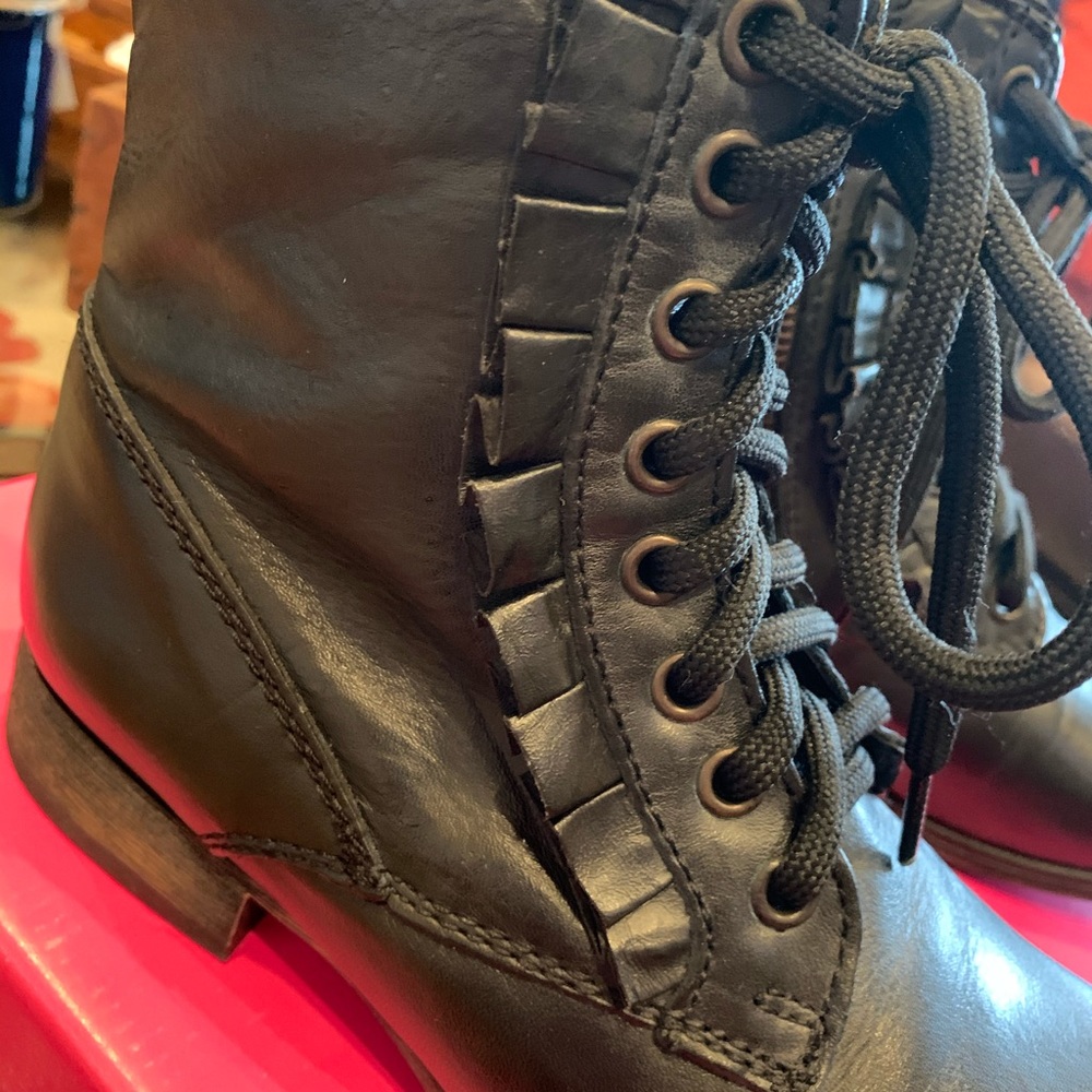 Black bootie
